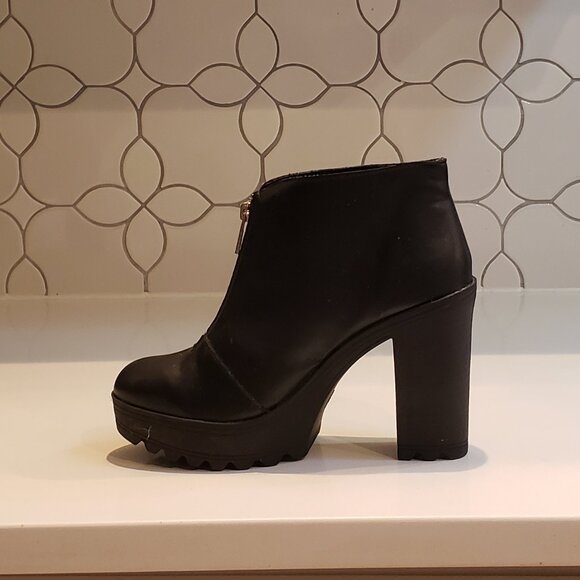 Mossimo Supply Co Black Zip Up  Chunky Heel  Ankle Boot  7 1/2 - Picture 3 of 12